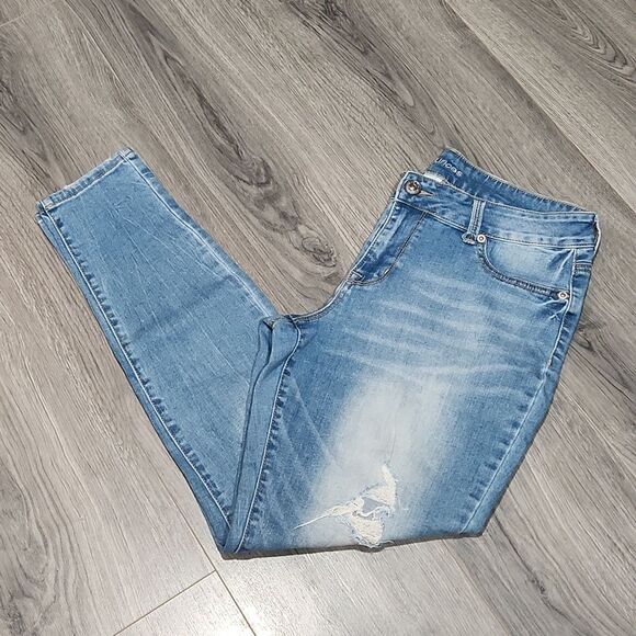 Maurices Light Blue Rugged Cropped Skinny Jeans - Picture 1 of 5